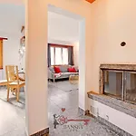5 Stars In San Bernardino, Slopes And Hiking, Fireplace, 4 Snowtubes Free, Wi-fi Free, For 8 Persons, Wonderful In Seasons -by Easylife Swiss * סן ברנרדינו