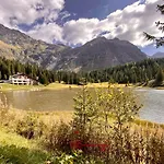 5 Stars In San Bernardino, Slopes And Hiking, Fireplace, 4 Snowtubes Free, Wi-fi Free, For 8 Persons, Wonderful In Seasons -by Easylife Swiss דירה סן ברנרדינו